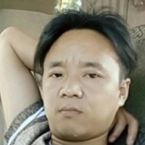 早晨的鸟叫的照片
