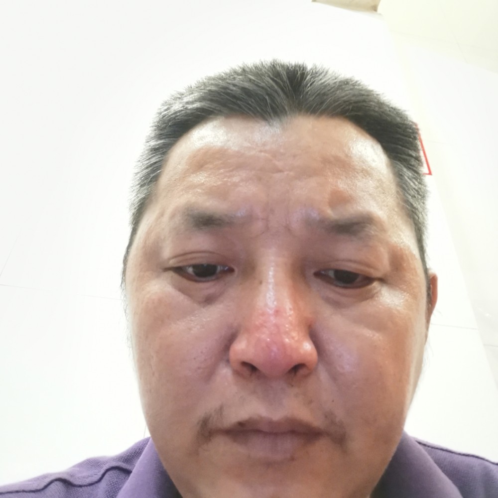 眼睛大就服饰的照片