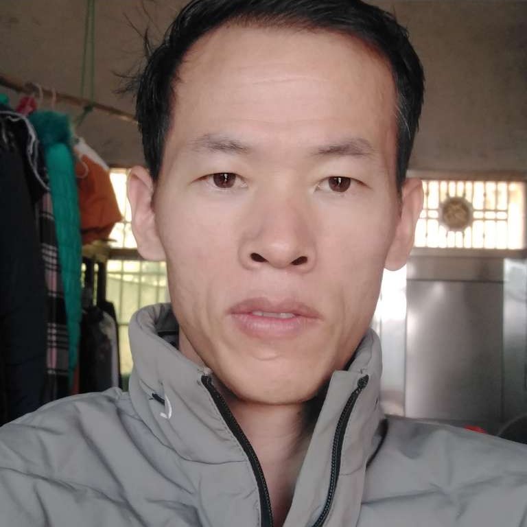 路人爱美丽的照片