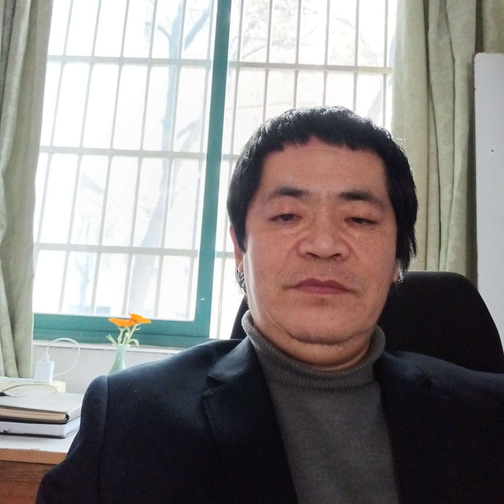 落后的小天鹅的照片