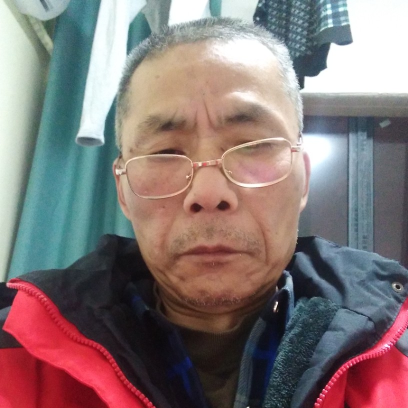 一个老兵大哥的照片