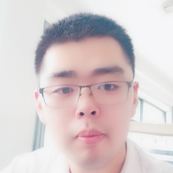 胖胖的木头的照片