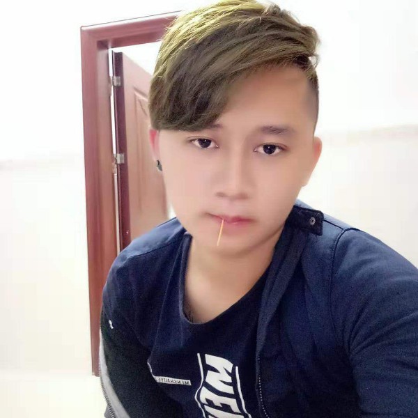 外套浅吻稳重的照片