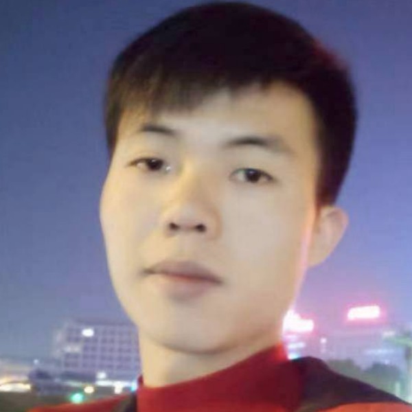 美女凝眸优美的照片