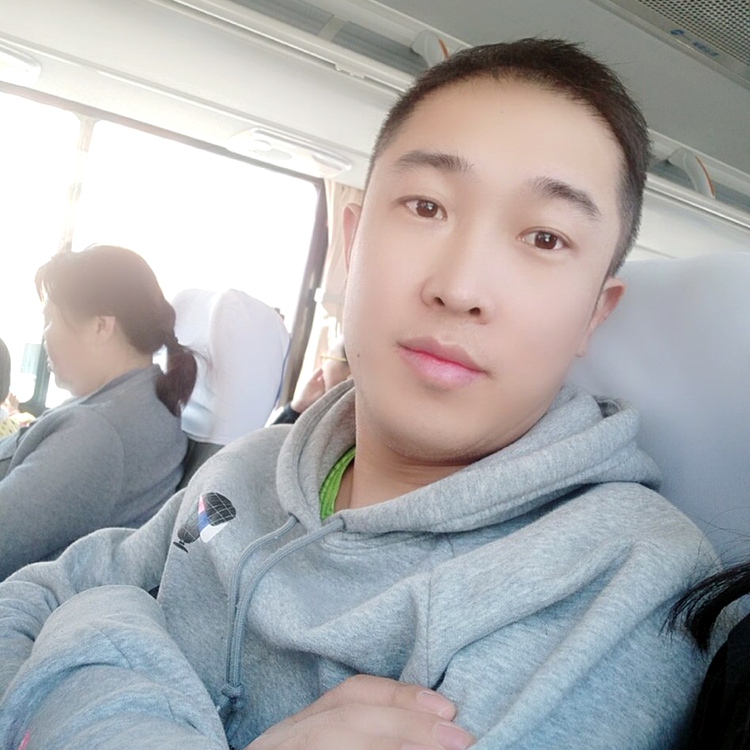 帅哥方苗条的照片