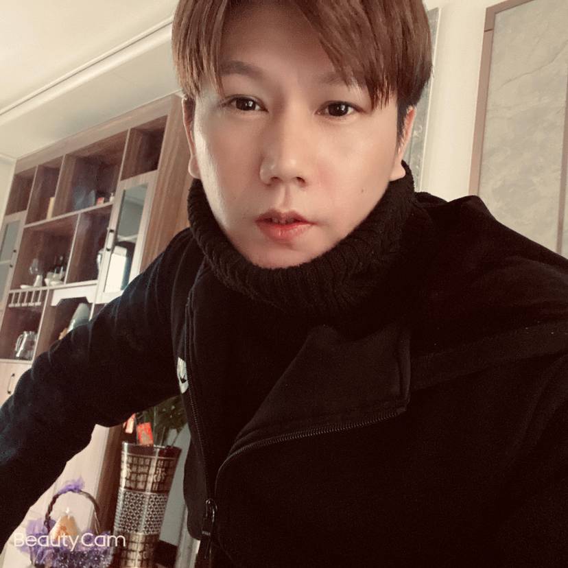 寒风等于认真的照片