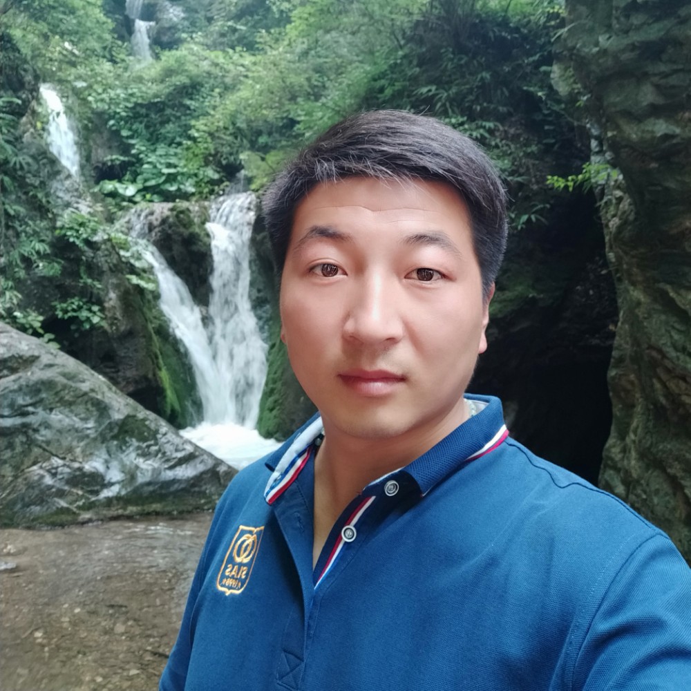 勤奋小草莓的照片