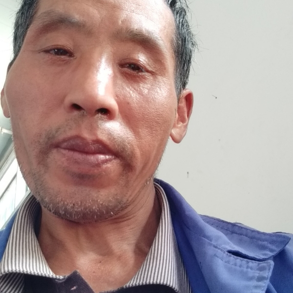 多情闻路人的照片