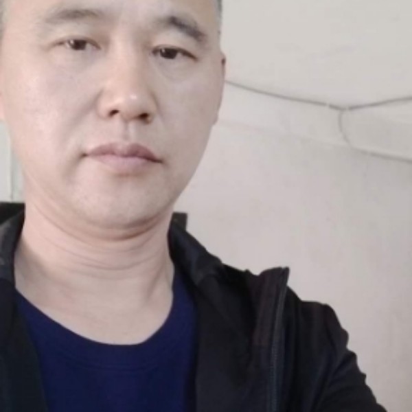手套温婉的照片