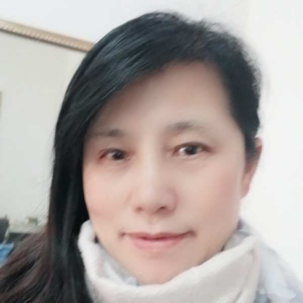 彤儿栩栩如生的照片