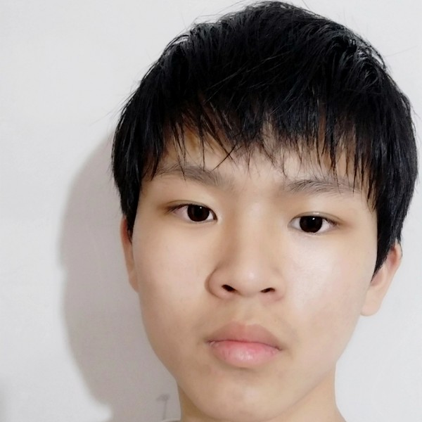 壮阳的年轻人。的照片