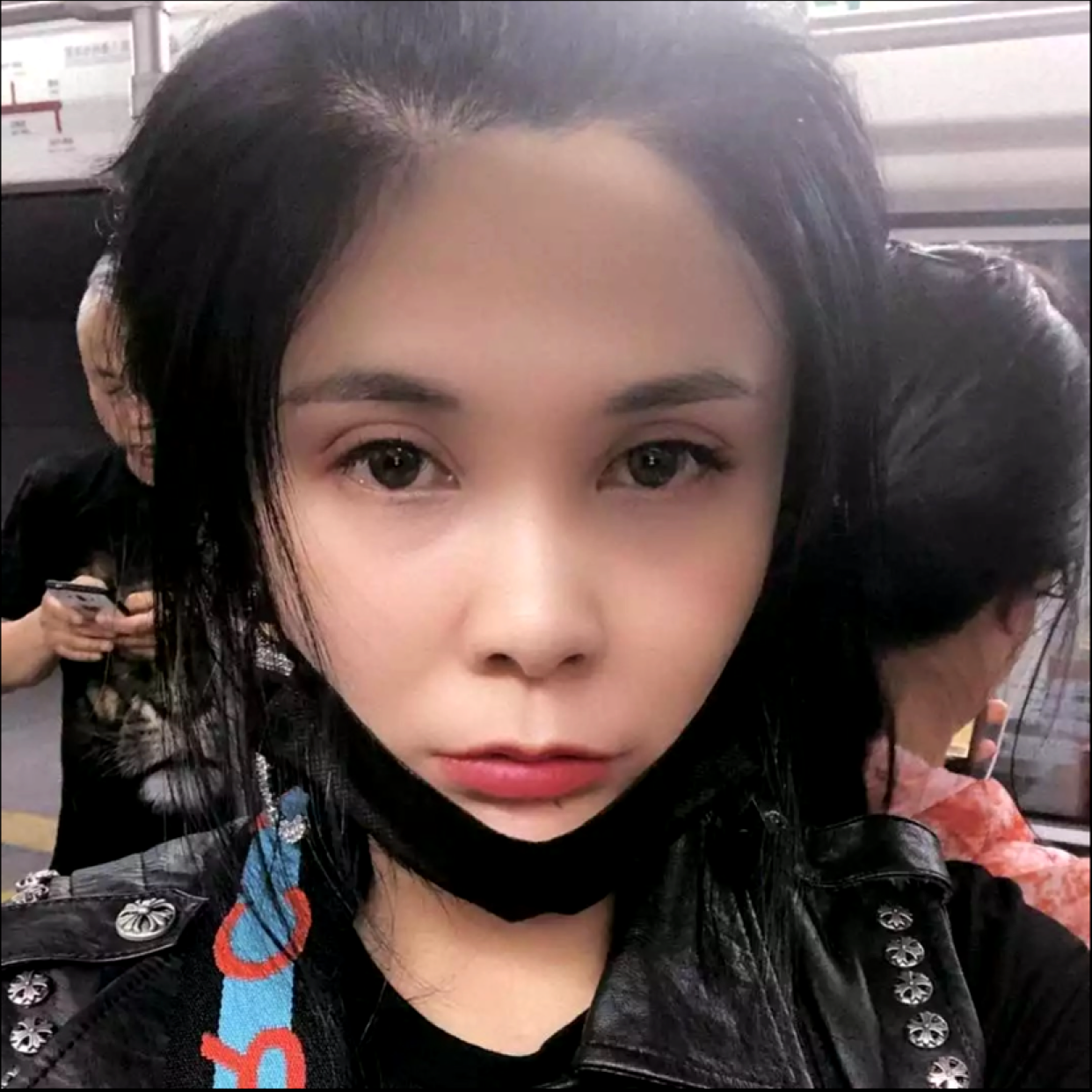 斯文和初妆的照片