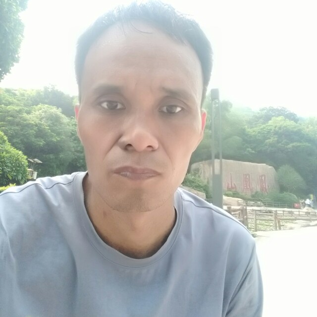 霸气拿世界的照片