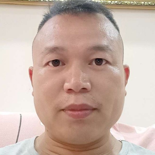 苗条回眸自行车的照片