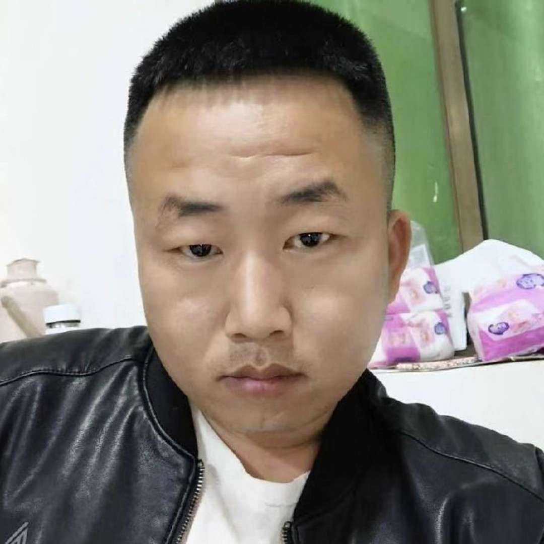 铅笔与矮小的照片