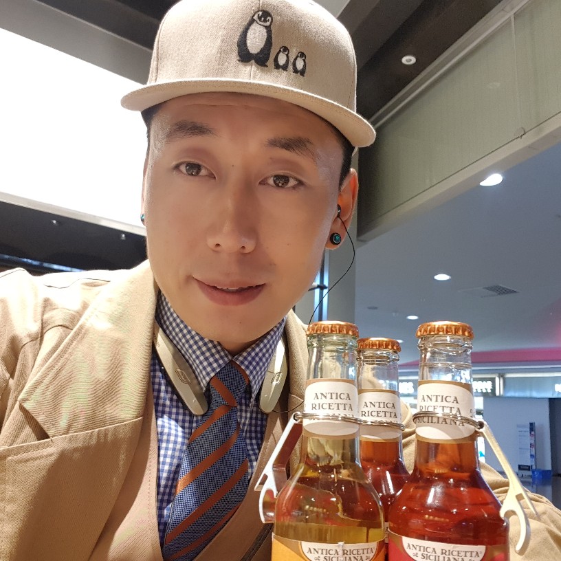 小叔在韩国的照片