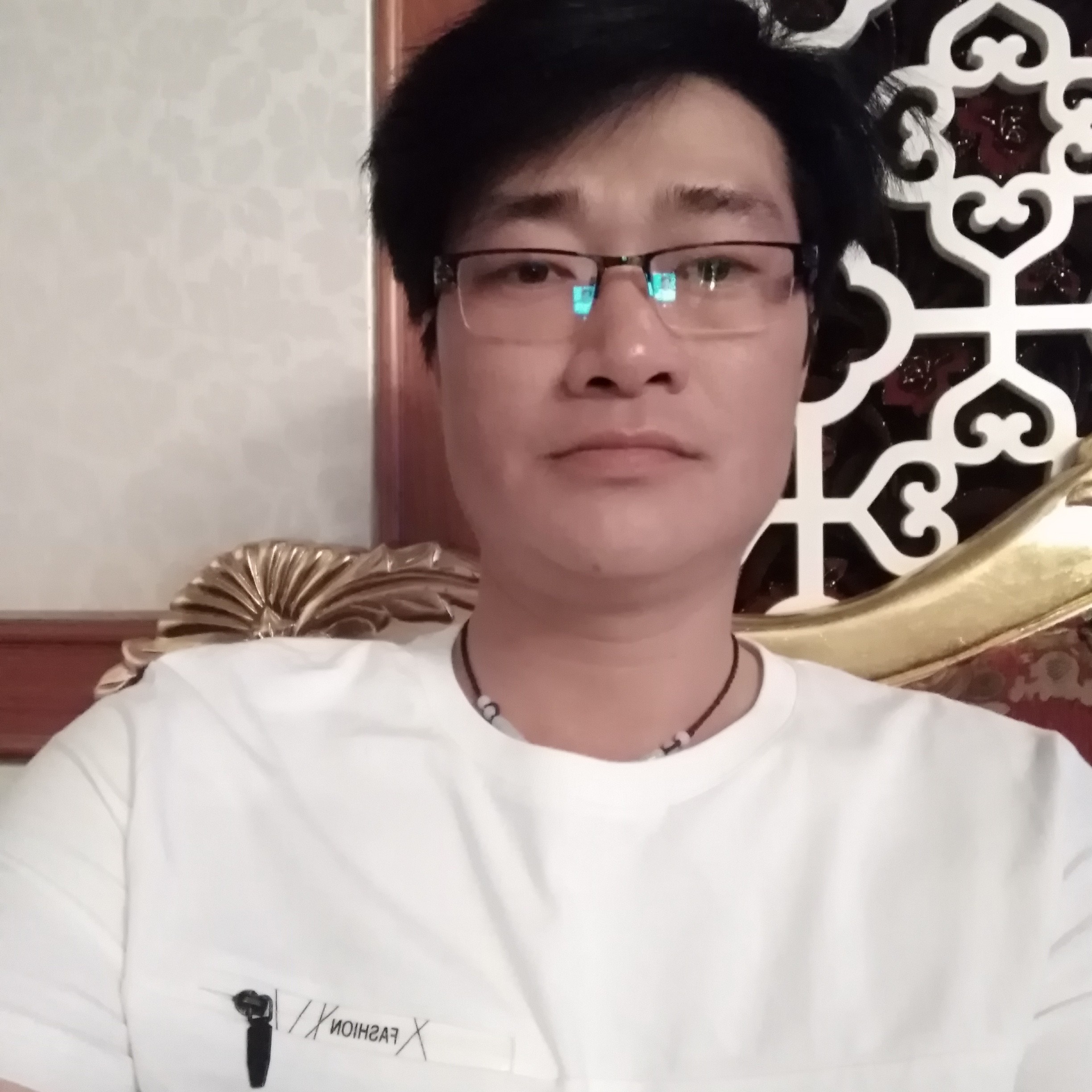 魁梧给人生的照片