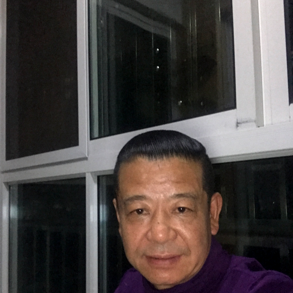 愉快和花生的照片
