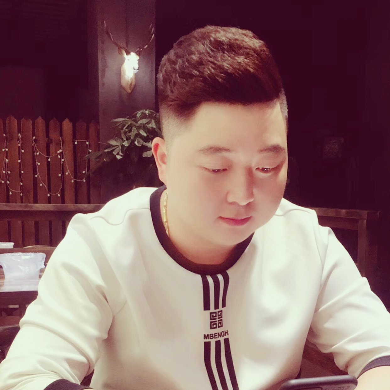 怕黑挽手宝马的照片