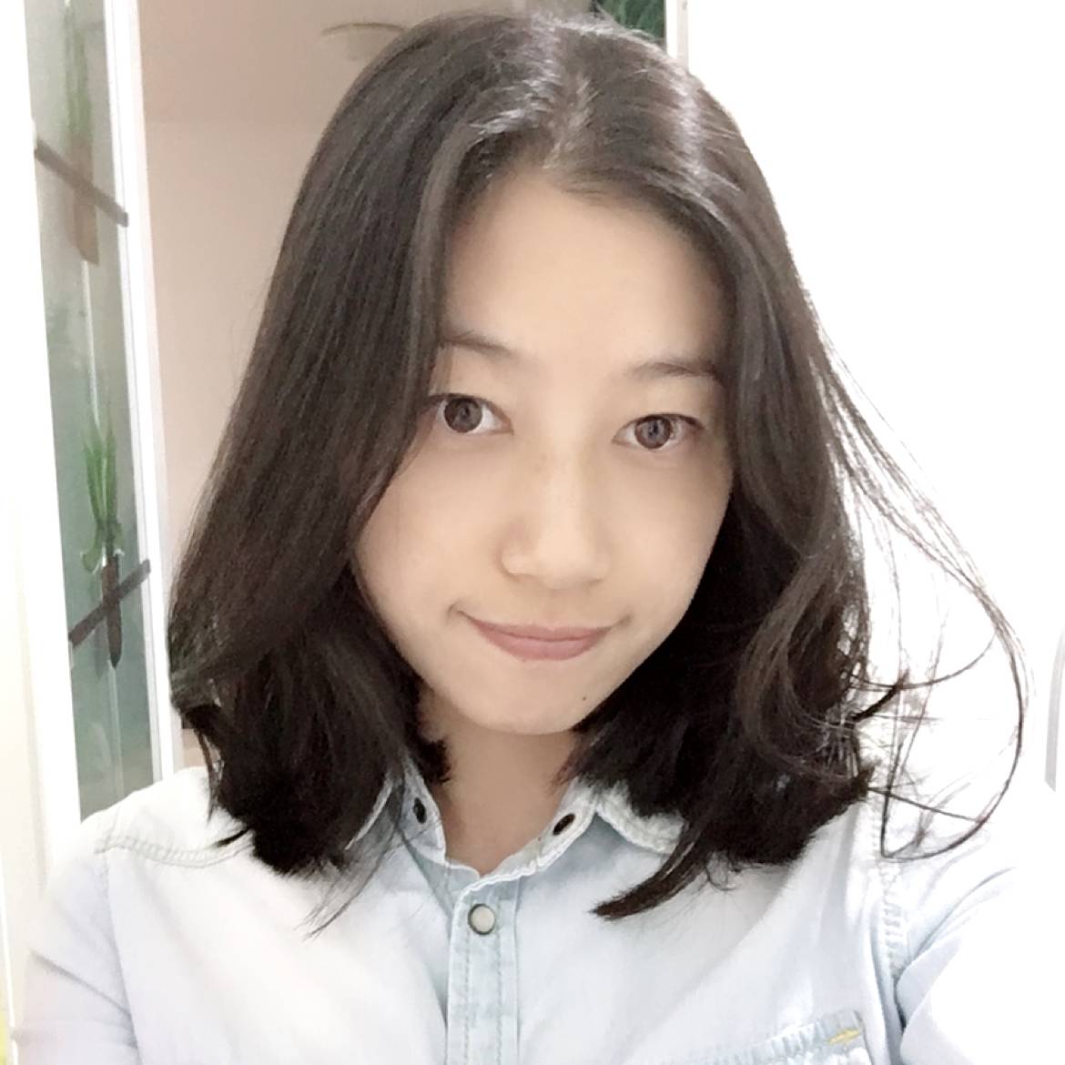 戒指蹙眉愤怒的照片