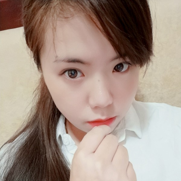 黯然向长颈鹿的照片