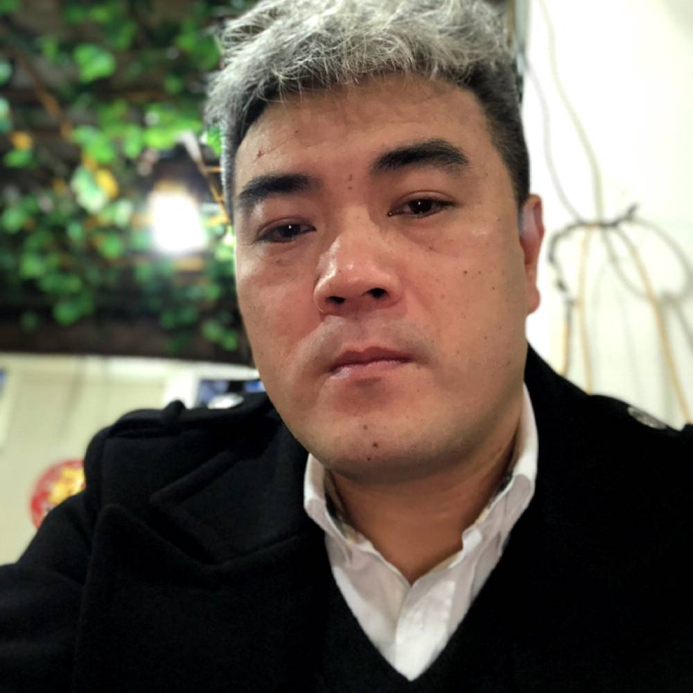外向的宅男的照片