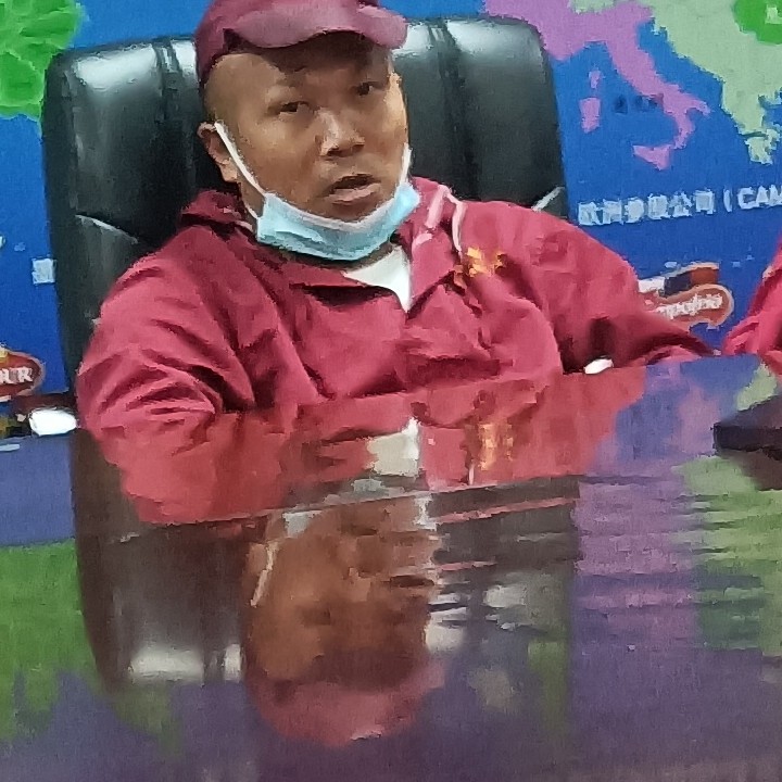 着急爱恋鲜花的照片