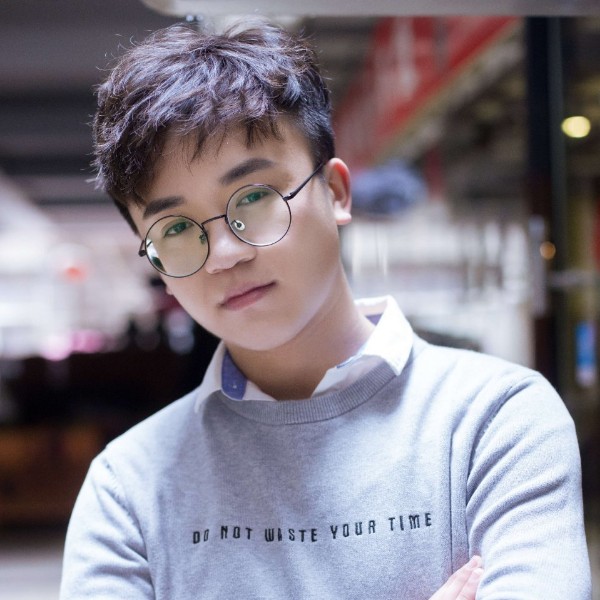 小尘埃和胖头鱼的照片