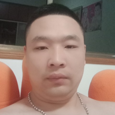 小馒头蹙眉动听的照片