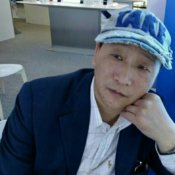 舒荷天真的照片