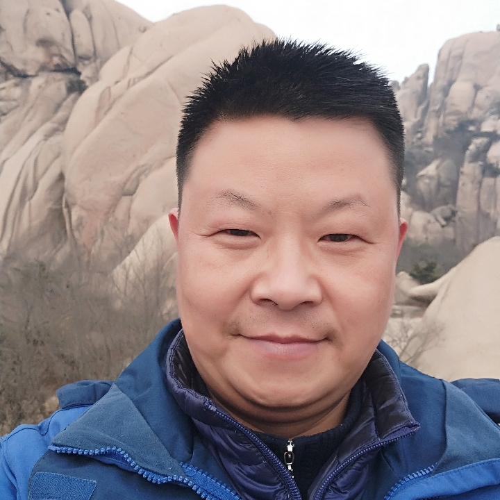 一个人青衫的照片