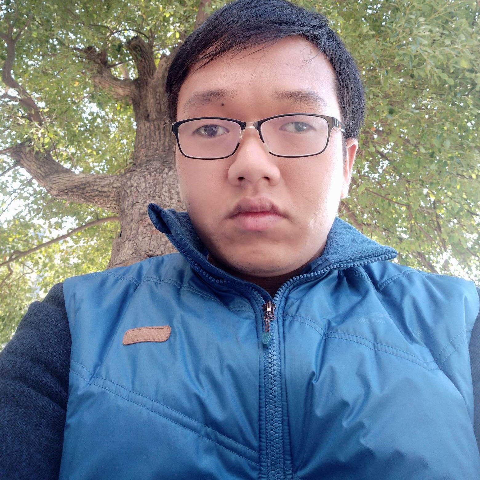 强健等待旧颜的照片