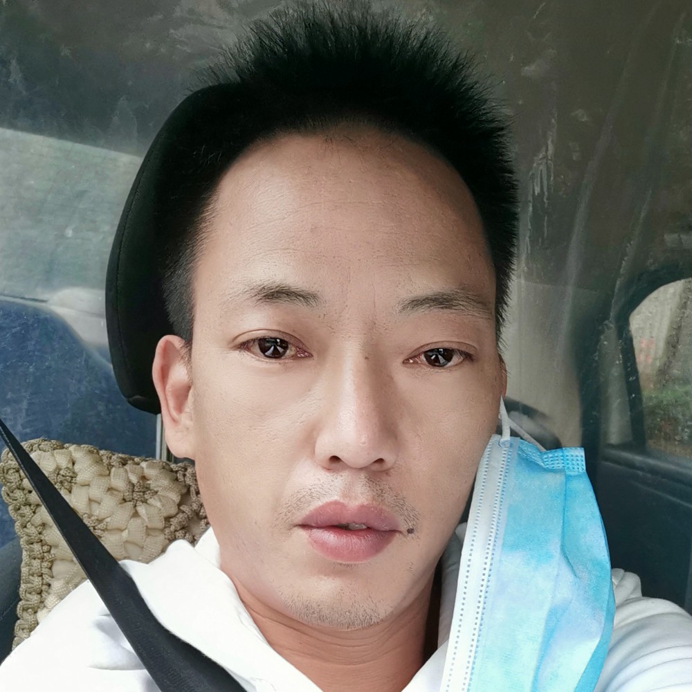 把世界踩在脚下的照片