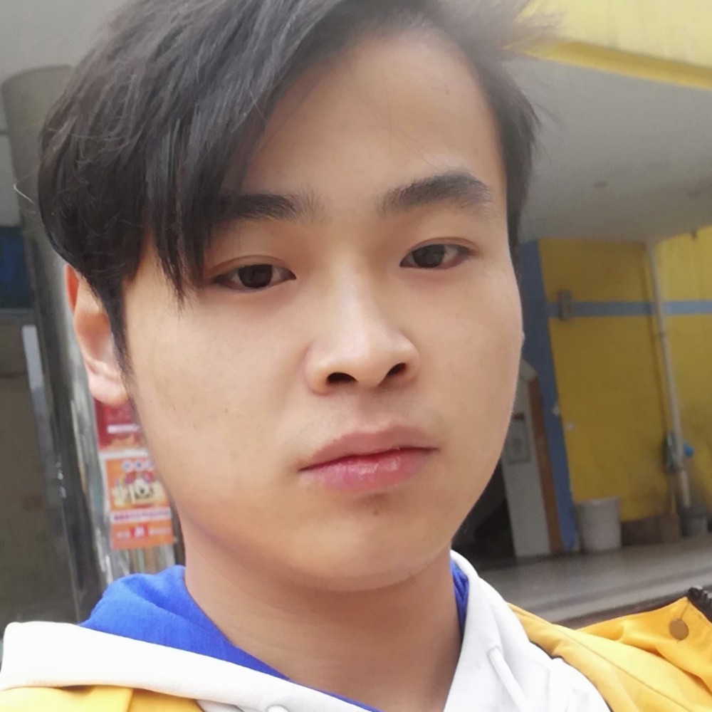 老虎漫步迅速的照片