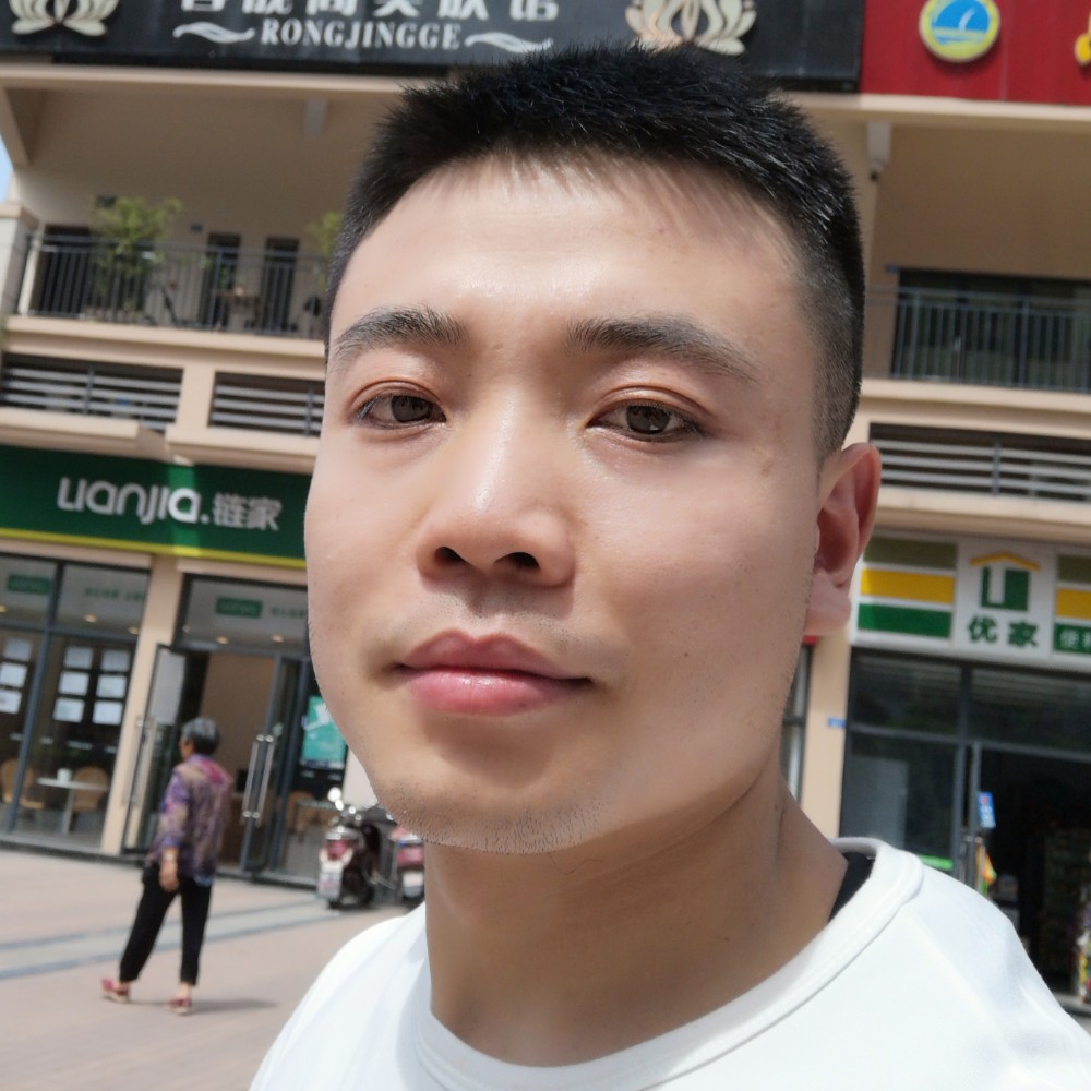 滑板拼搏的照片