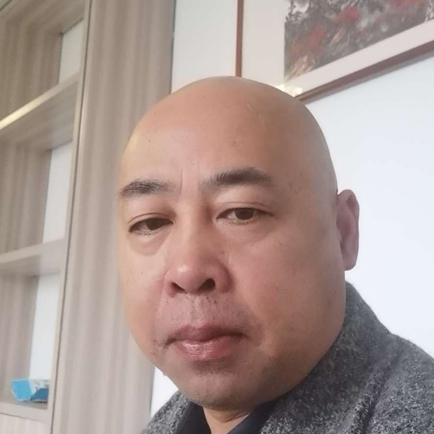 体贴邂逅数据线的照片