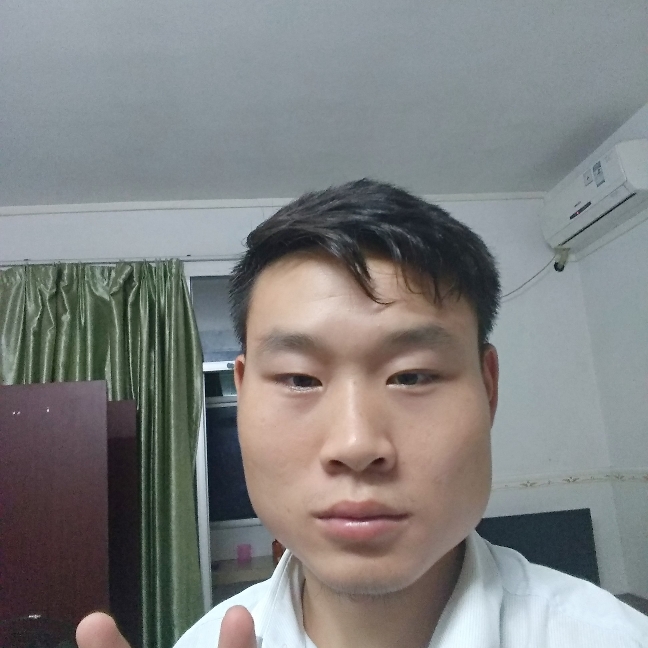 大山等待阳光的照片
