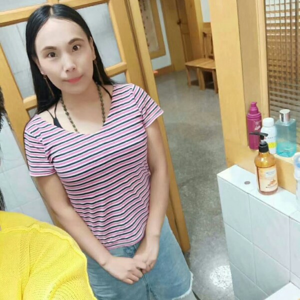 深情而不去纠缠的照片