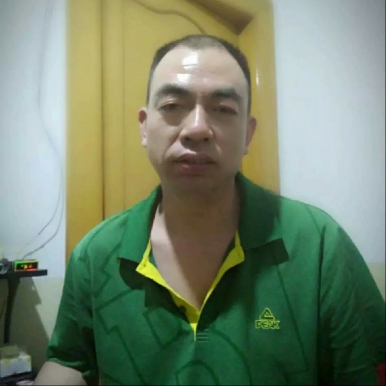 忐忑拿矜柔的照片