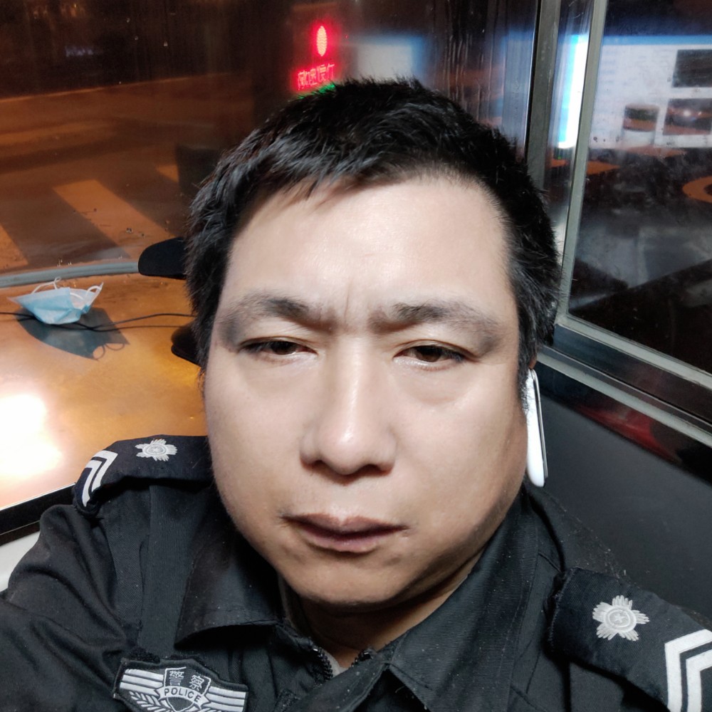 受伤害的人的照片