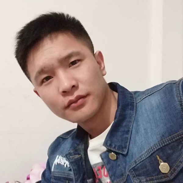 龙行天地间的照片