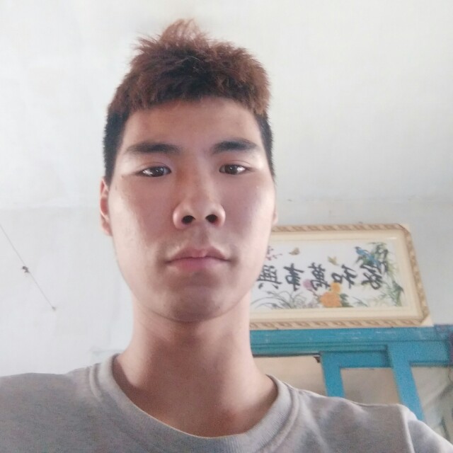 荣毅的照片