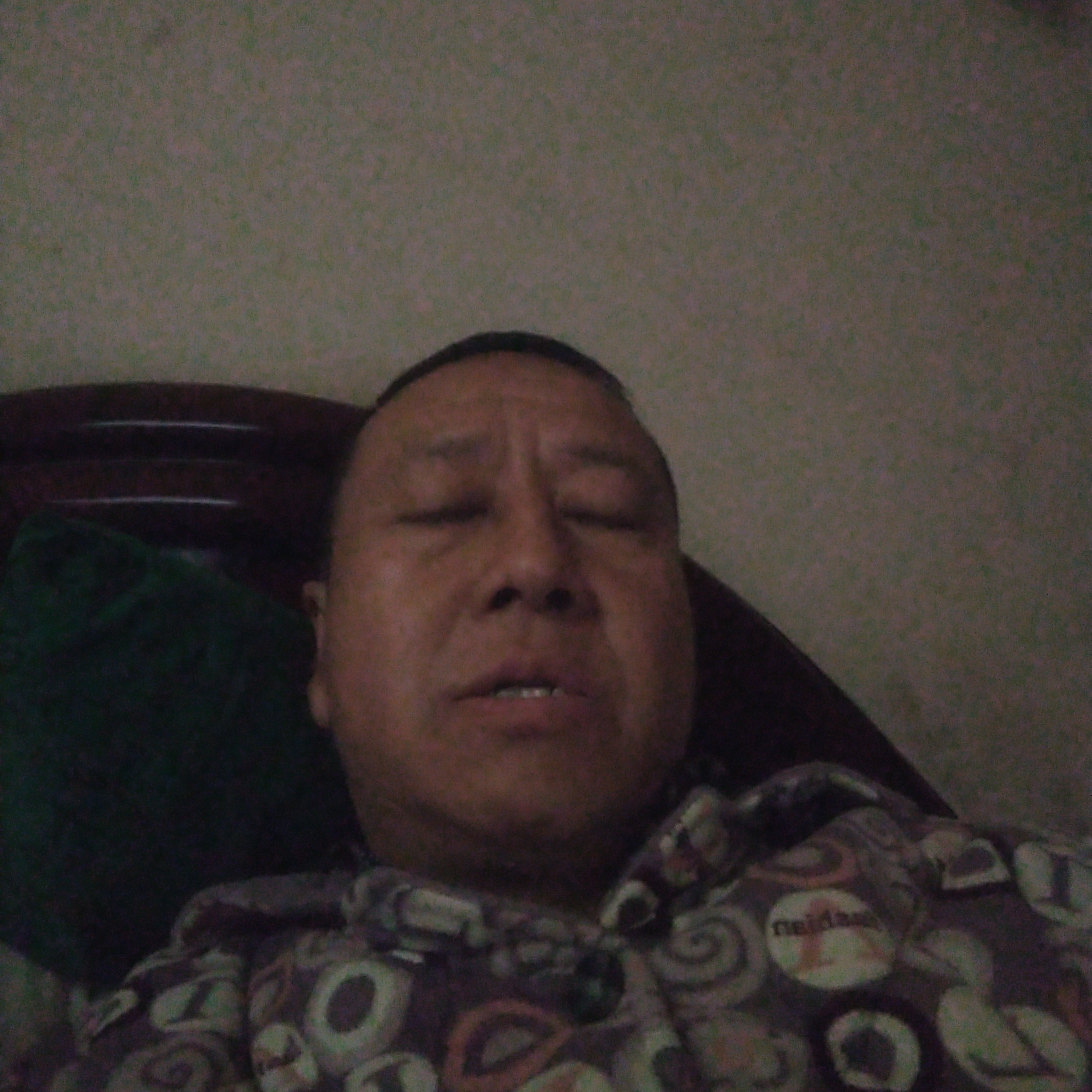 眼神笑忧郁的照片