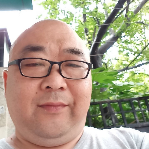 盼望苦恋不安的照片