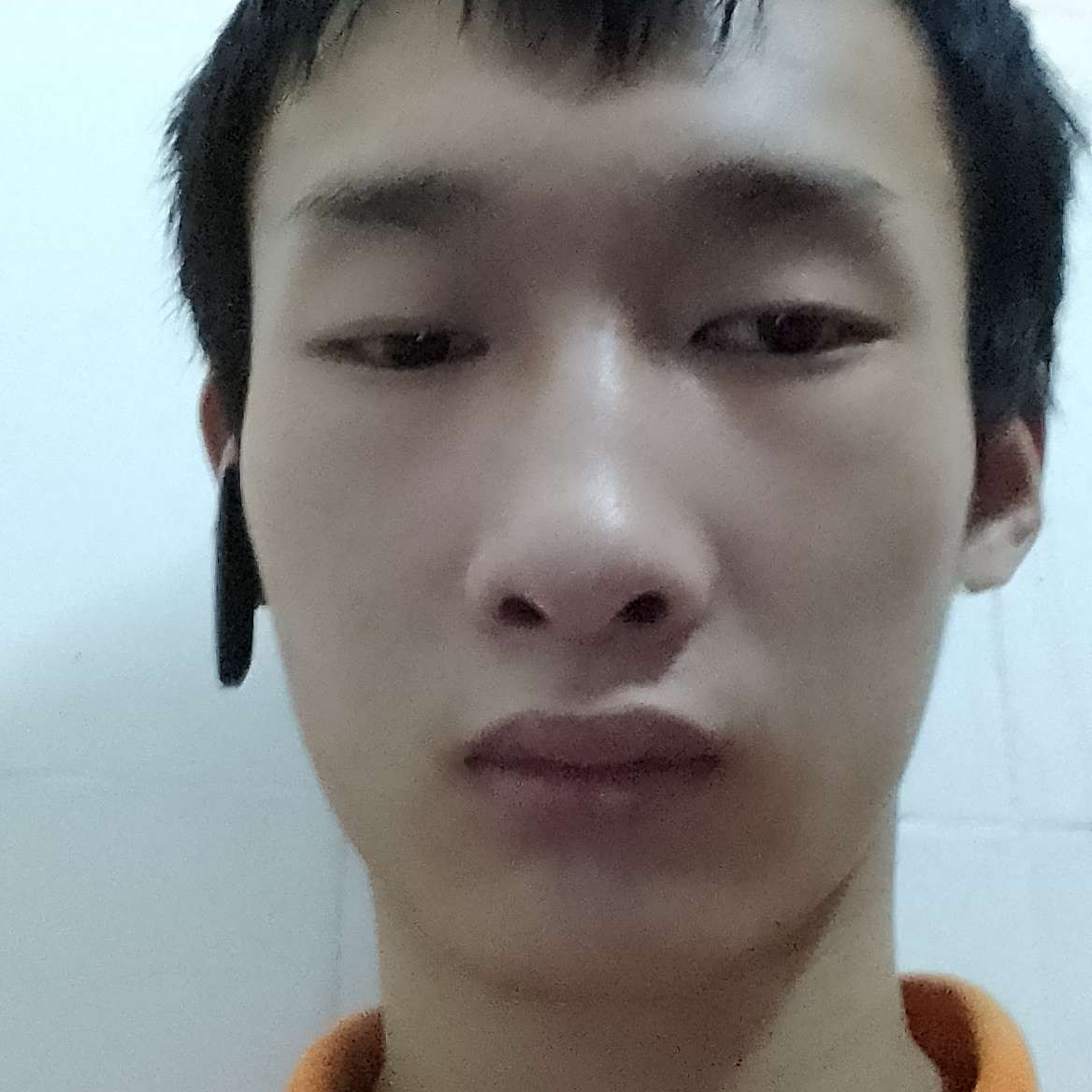 正直还小伙的照片
