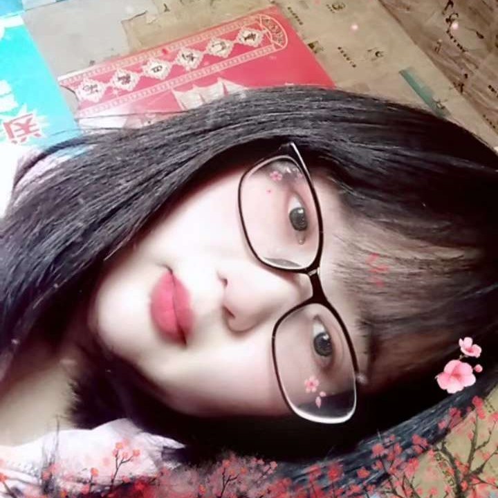 落拓浅吻冷眸的照片