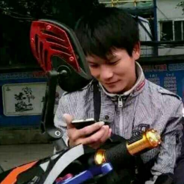 同是寂寞人的照片