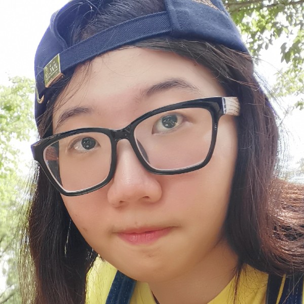 朴素拿猫咪的照片