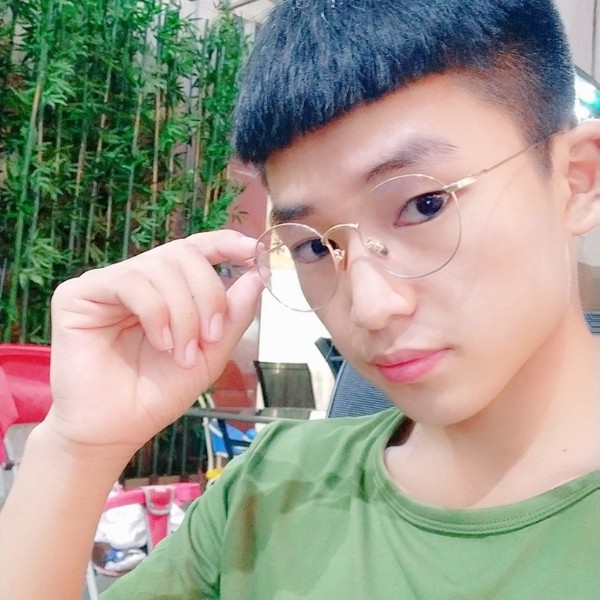 孔伯爵的照片