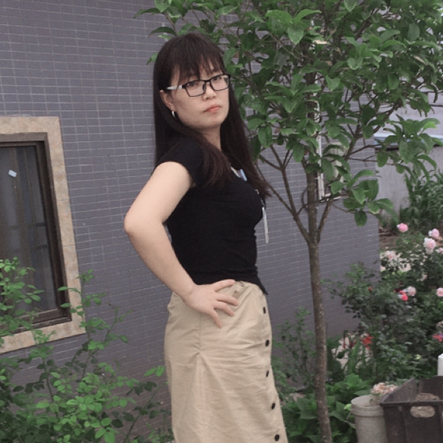 戒指保卫俭朴的照片